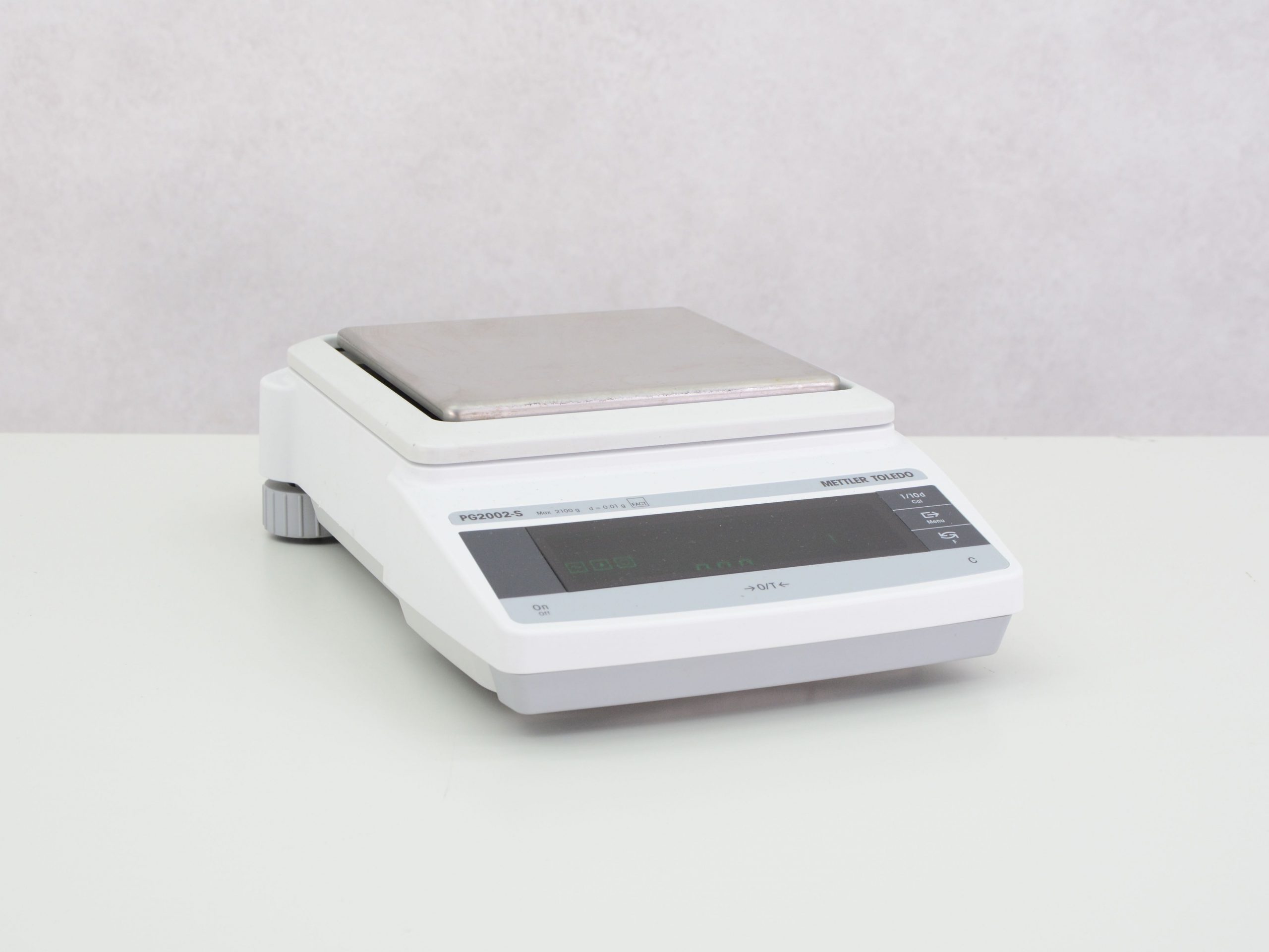 5303-mettler-pg2002-s-01