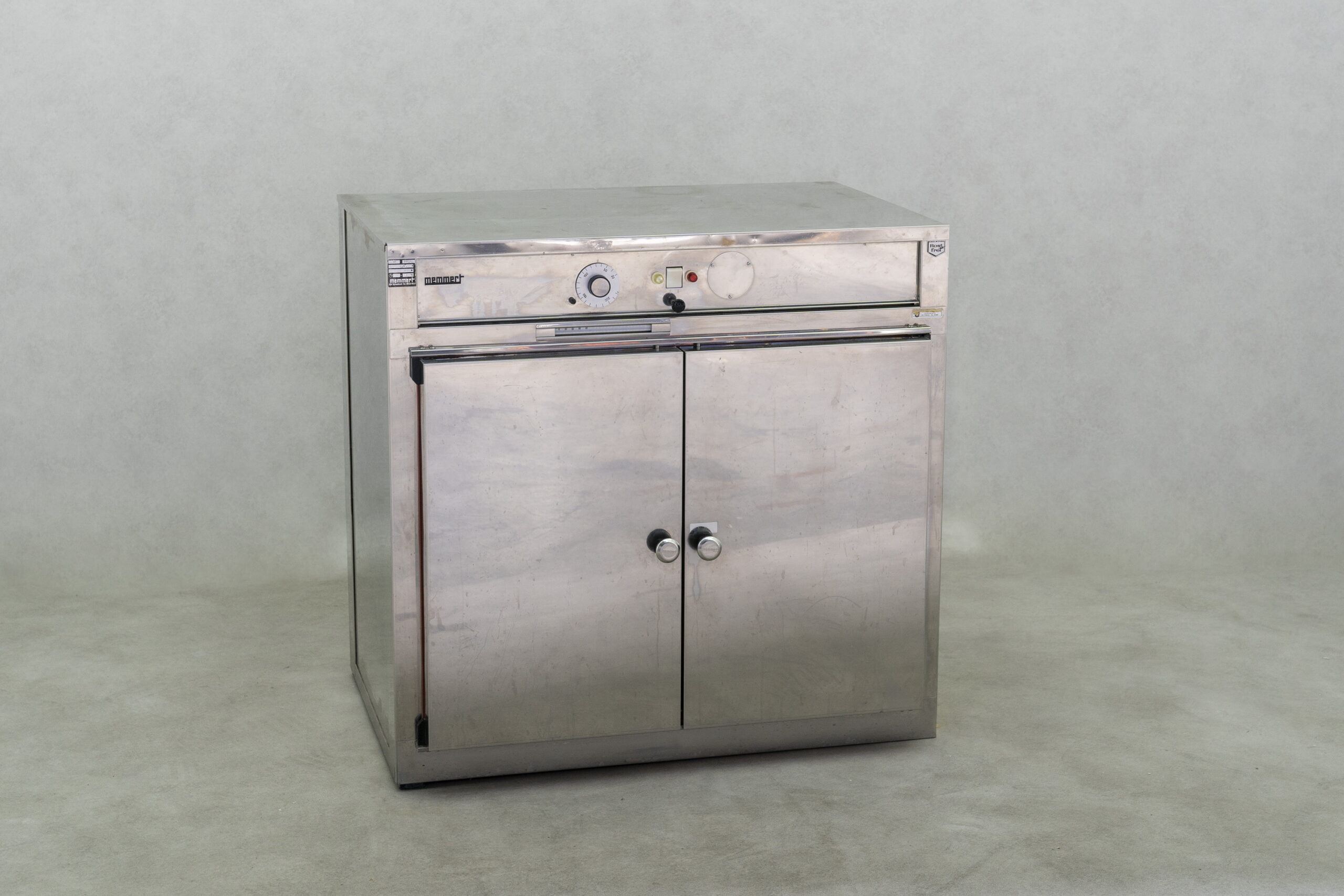 6284 Memmert U50 Oven 01
